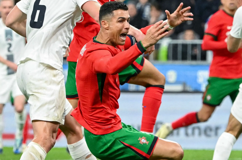 ĐT Bồ Đào Nha thất bại thảm thại trong ngày Ronaldo tái xuất